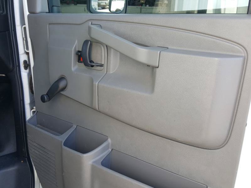 Used 2017 GMC Savana 3500 RWD image 22