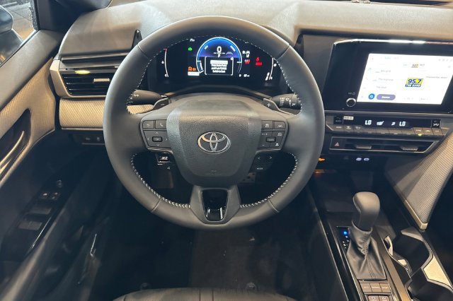 Used 2026 Toyota Camry SE w/ Convenience Package FWD image 18