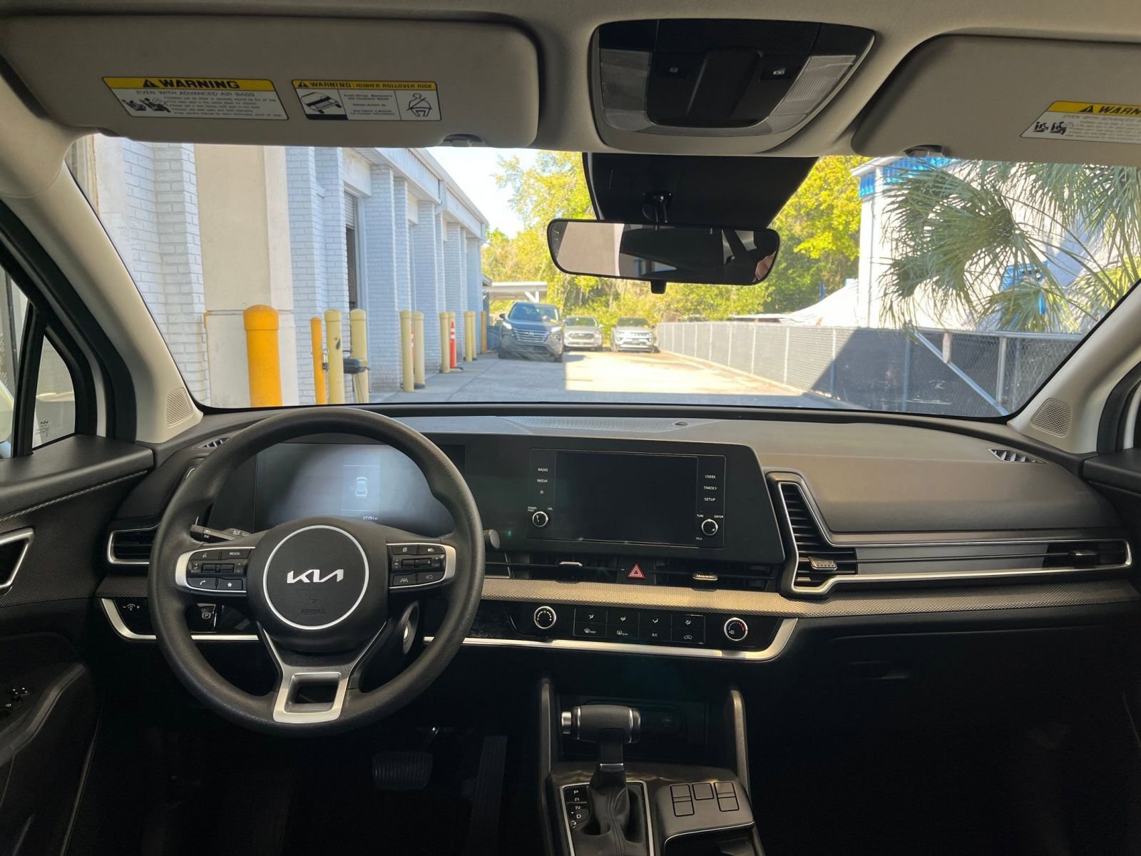 Used 2025 Kia Sportage LX image 32