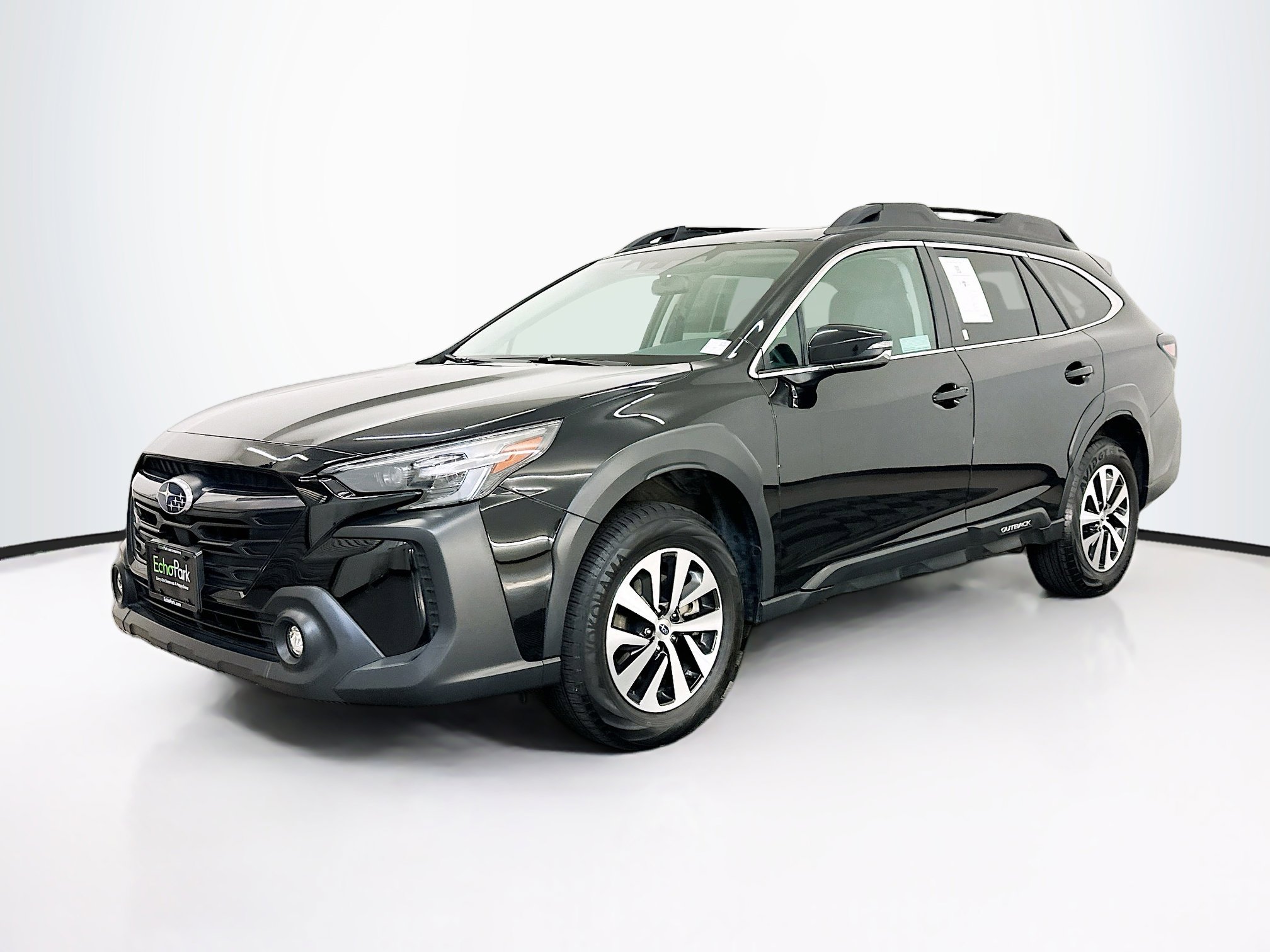 Used 2025 Subaru Outback Premium image 3