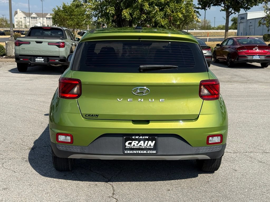 Used 2020 Hyundai Venue SE FWD image 6