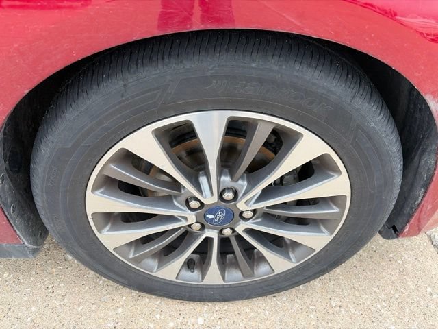 Used 2017 Ford C-MAX Titanium w/ Equipment Group 301A FWD image 24