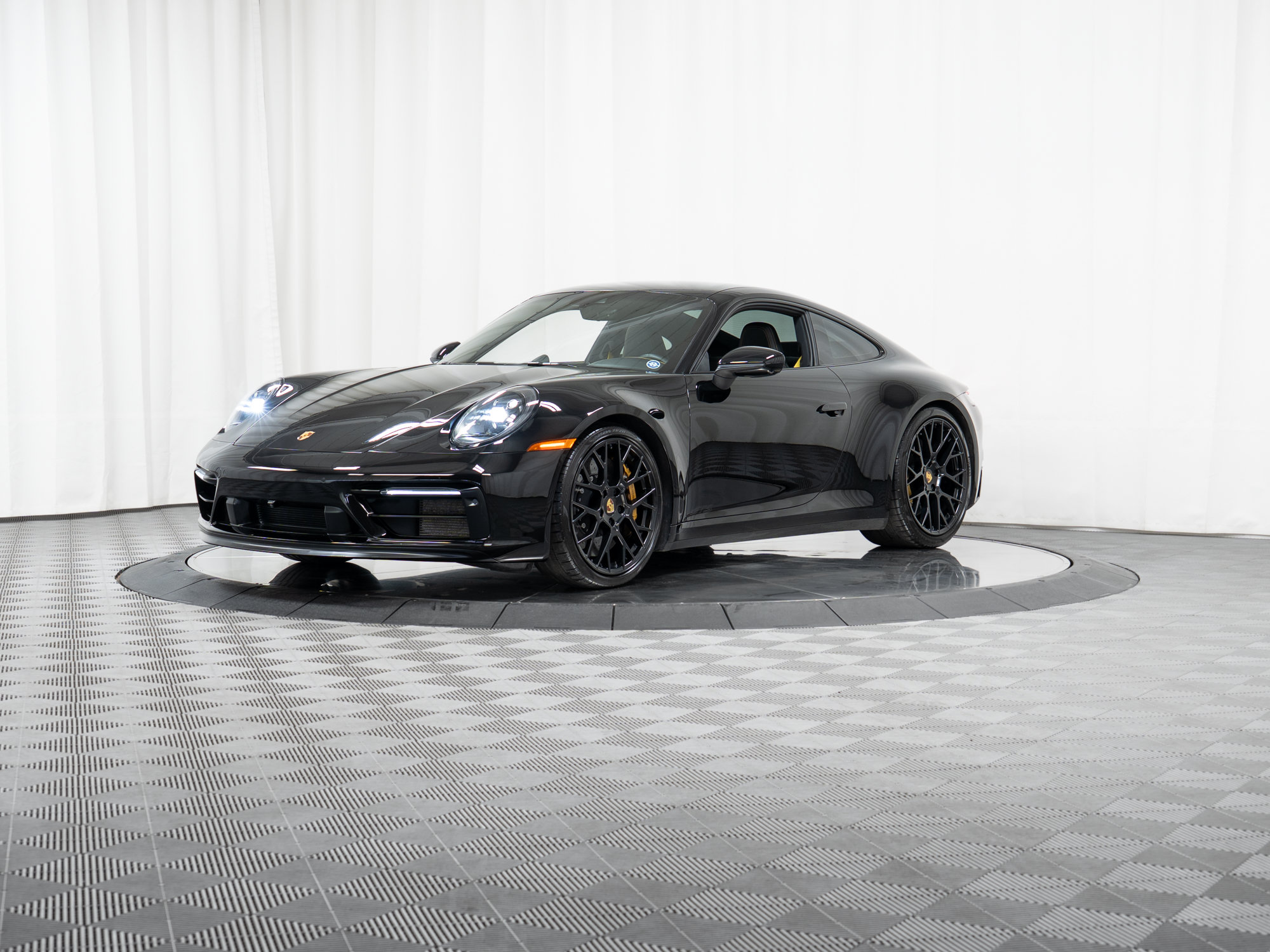 Certified 2023 Porsche 911 Carrera GTS RWD image 32