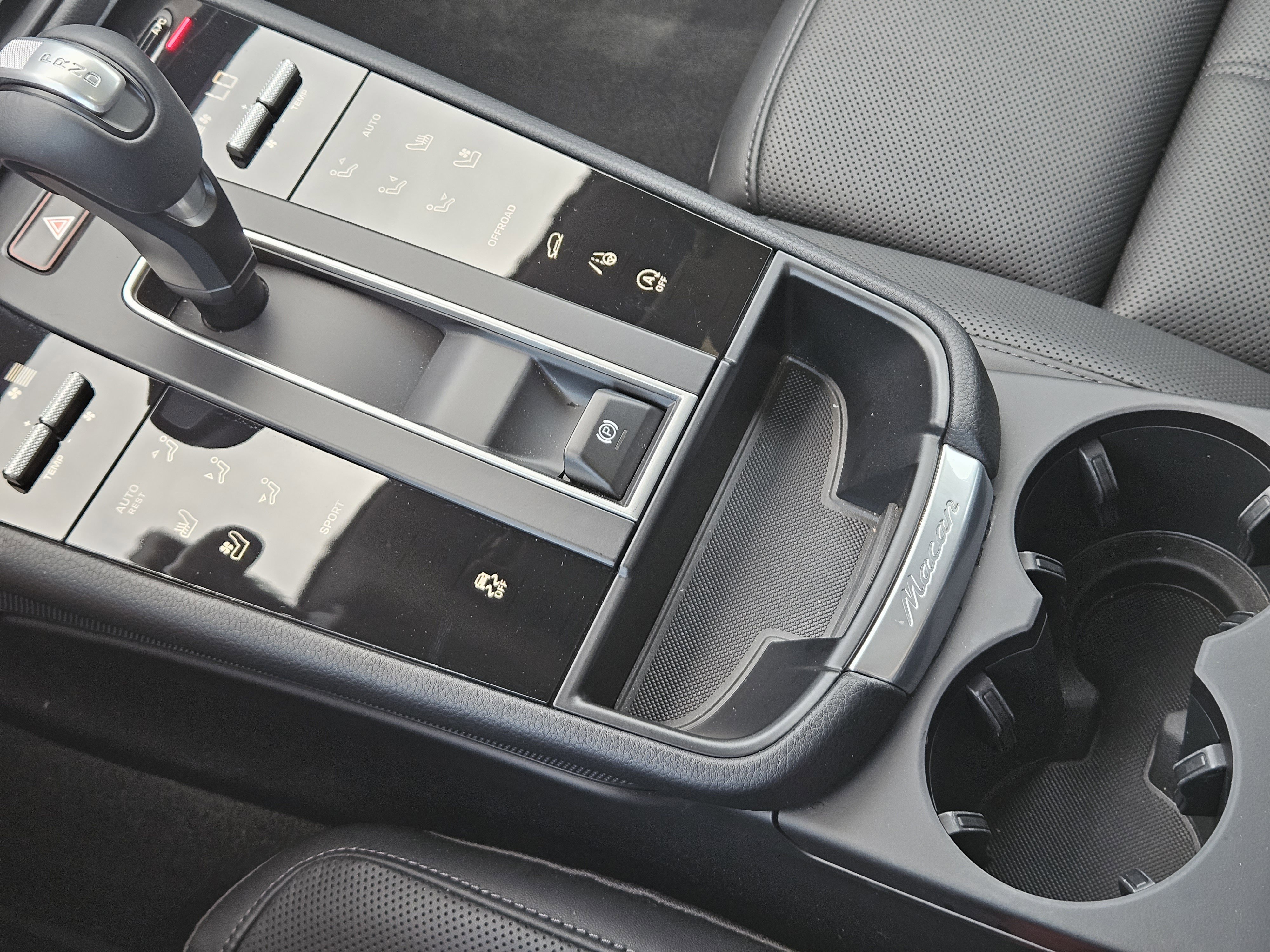 Certified 2026 Porsche Macan image 20