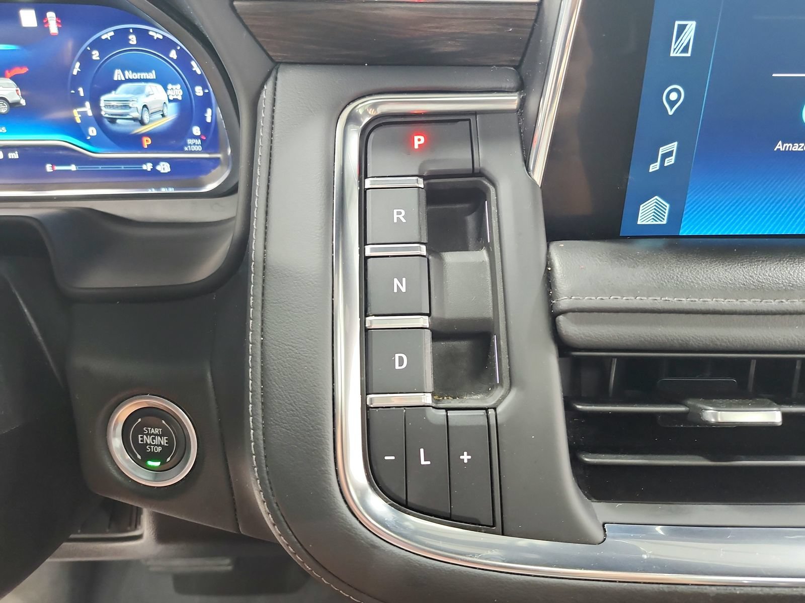 Used 2022 Chevrolet Tahoe LT w/ Luxury Package AWD/4WD image 28