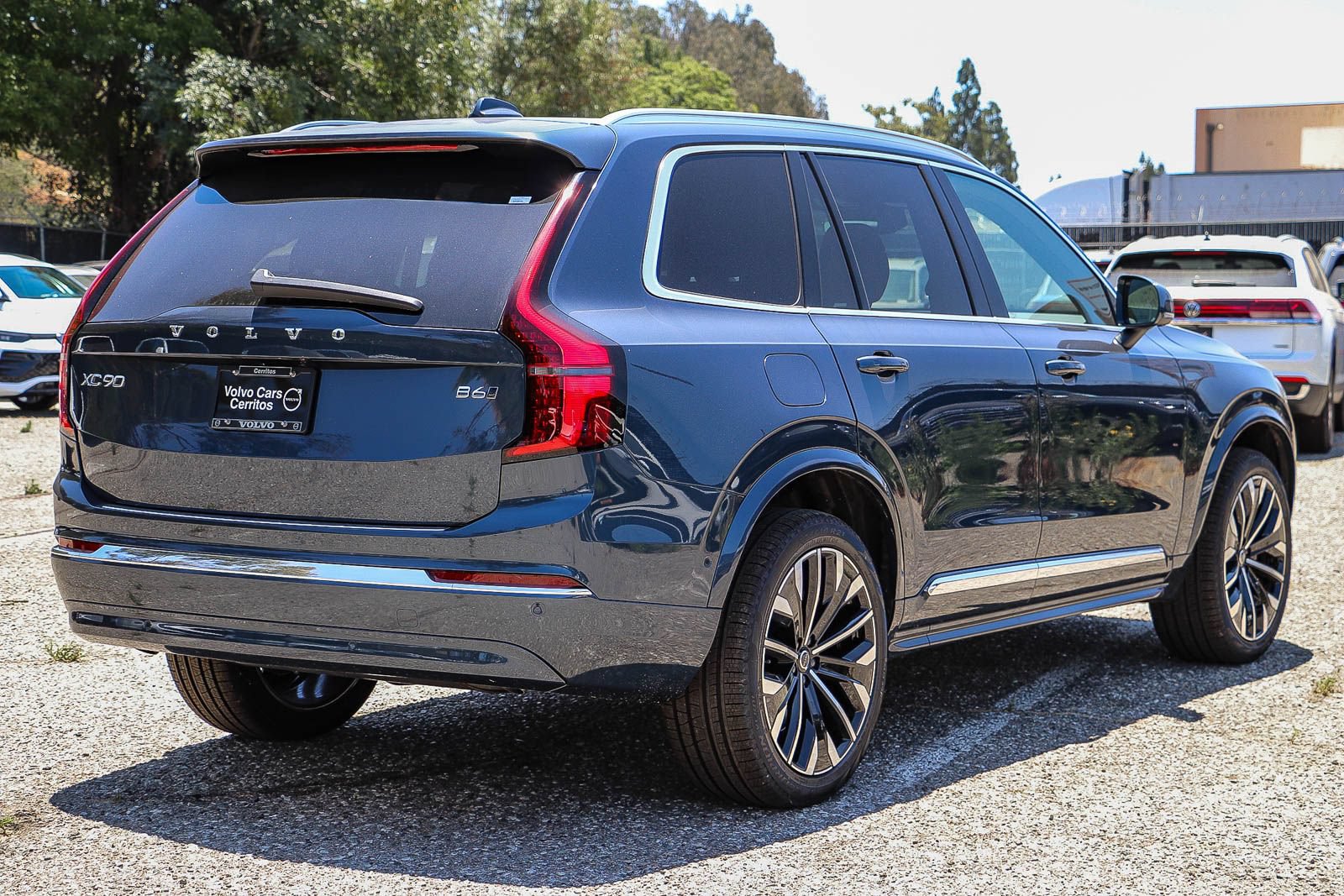 New 2026 Volvo XC90 B6 Plus w/ Protection Package Premier AWD/4WD image 6
