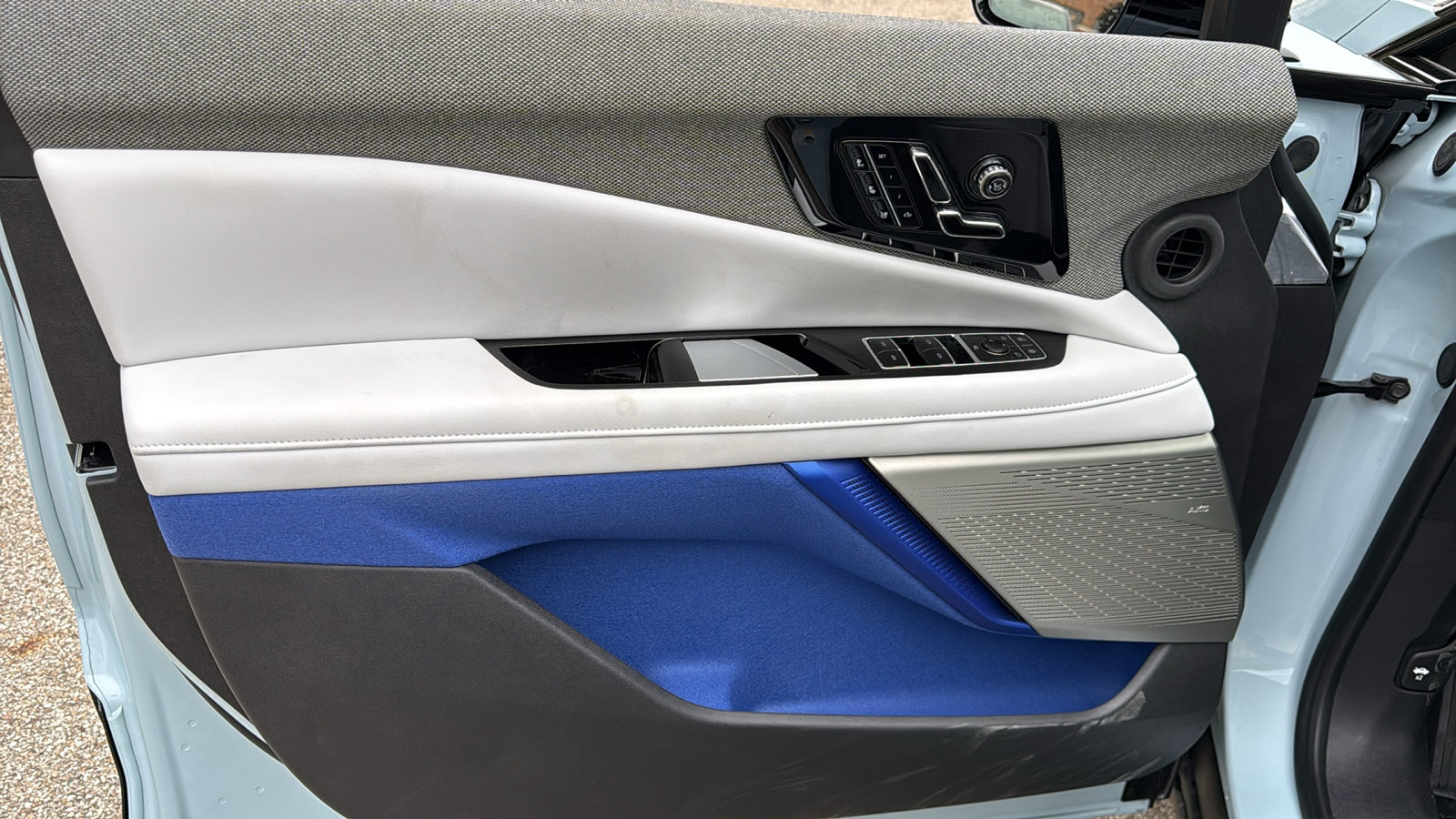 New 2026 Cadillac Optiq Sport 2 image 10