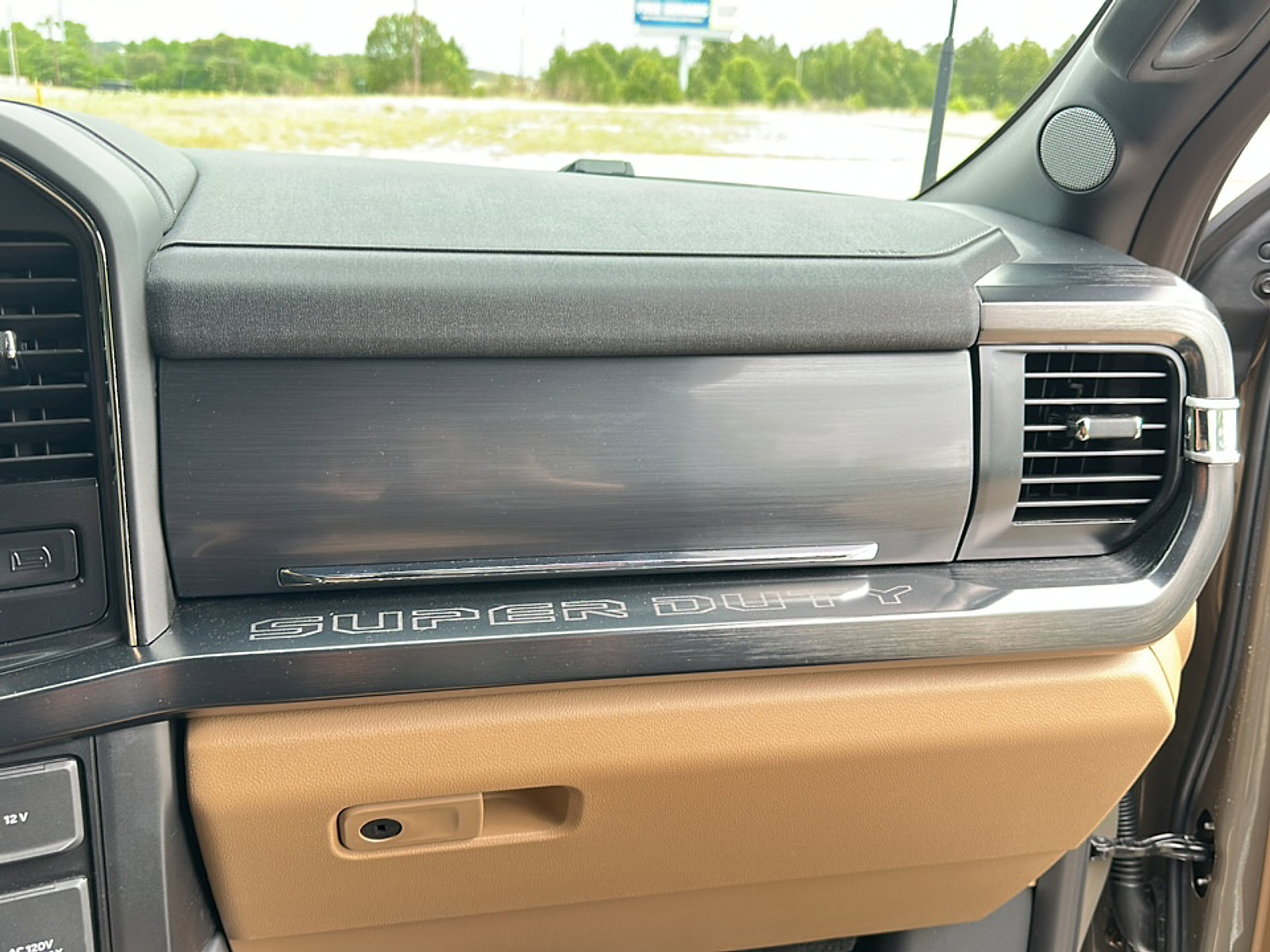 Used 2026 Ford F250 Lariat w/ Lariat Premium Package image 25