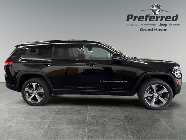 New 2026 Jeep Grand Cherokee L Limited w/ Trailer Tow Package AWD/4WD image 9