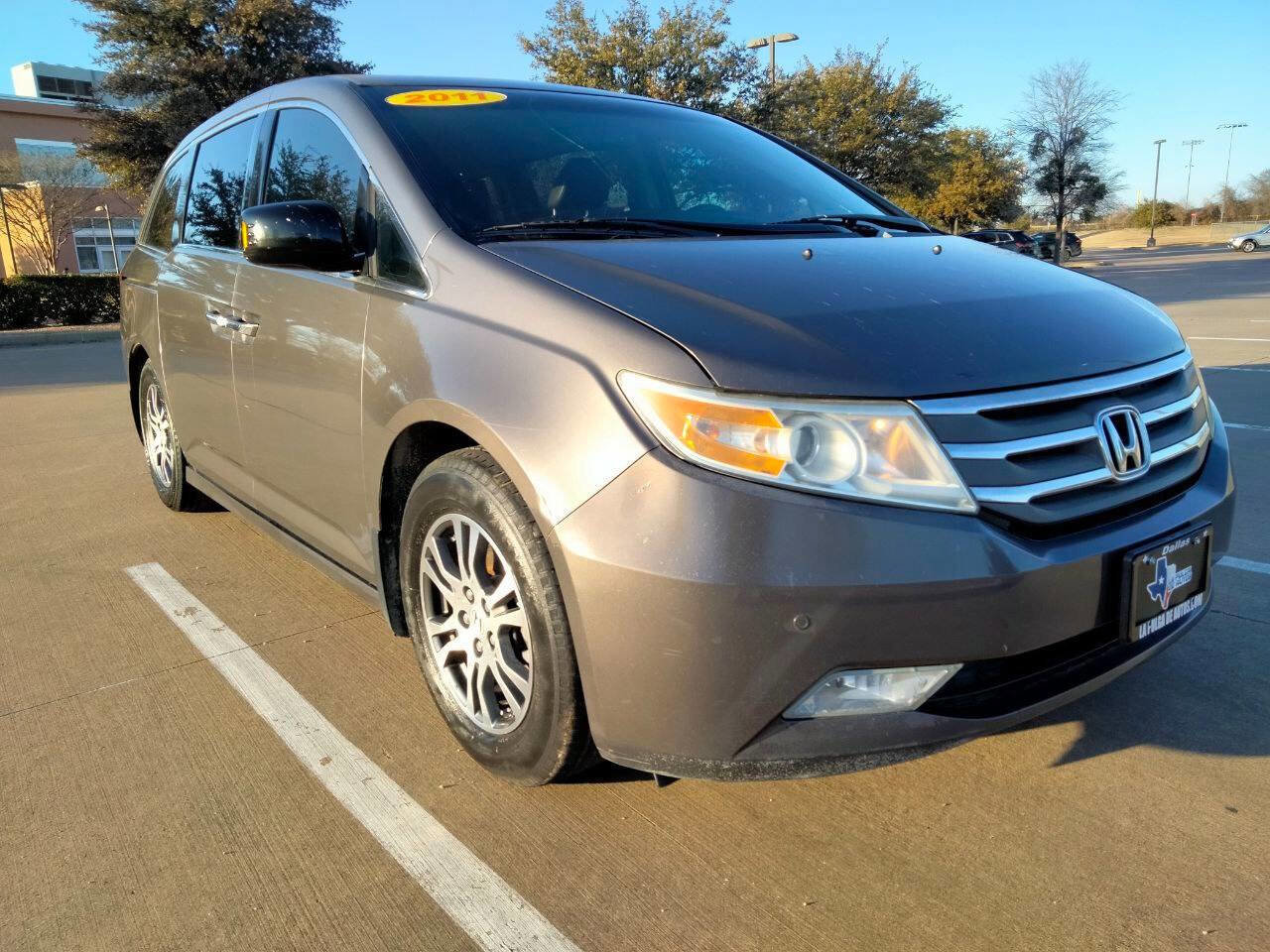 Used 2011 Honda Odyssey Touring image 3