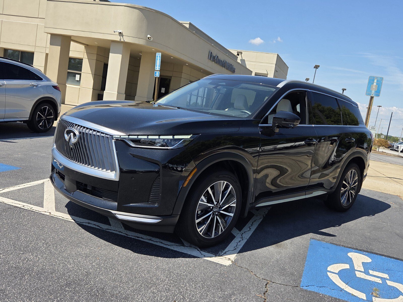 Used 2026 INFINITI QX60 Luxe w/ Cargo Package