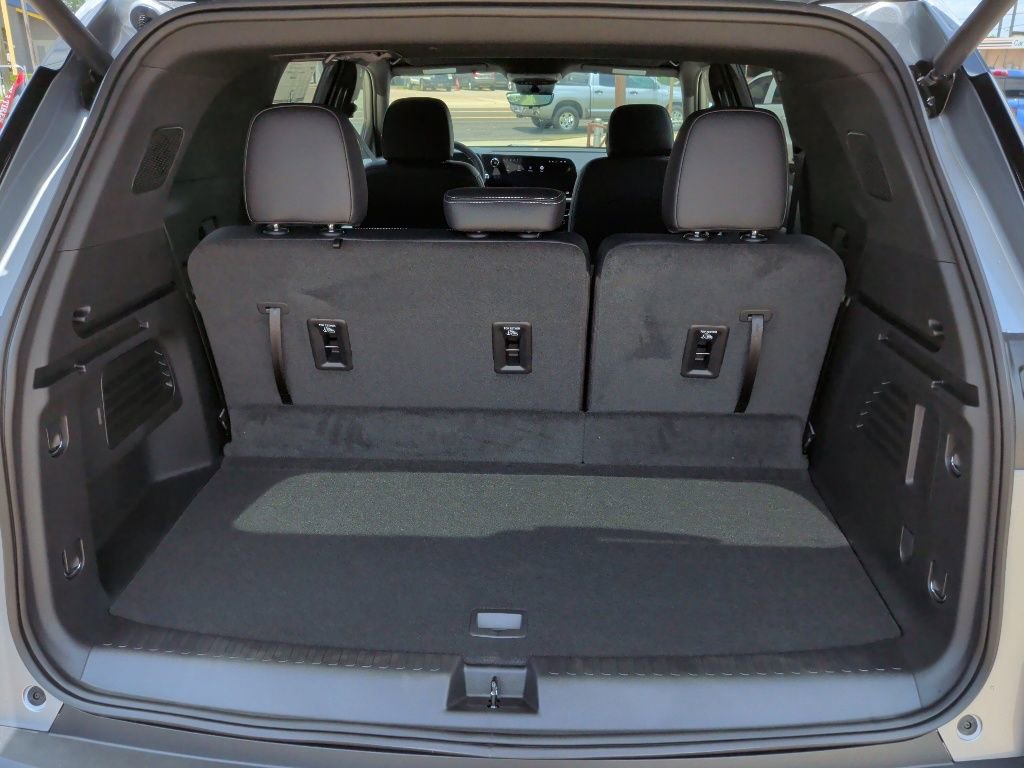 New 2026 Chevrolet Traverse LT FWD image 39