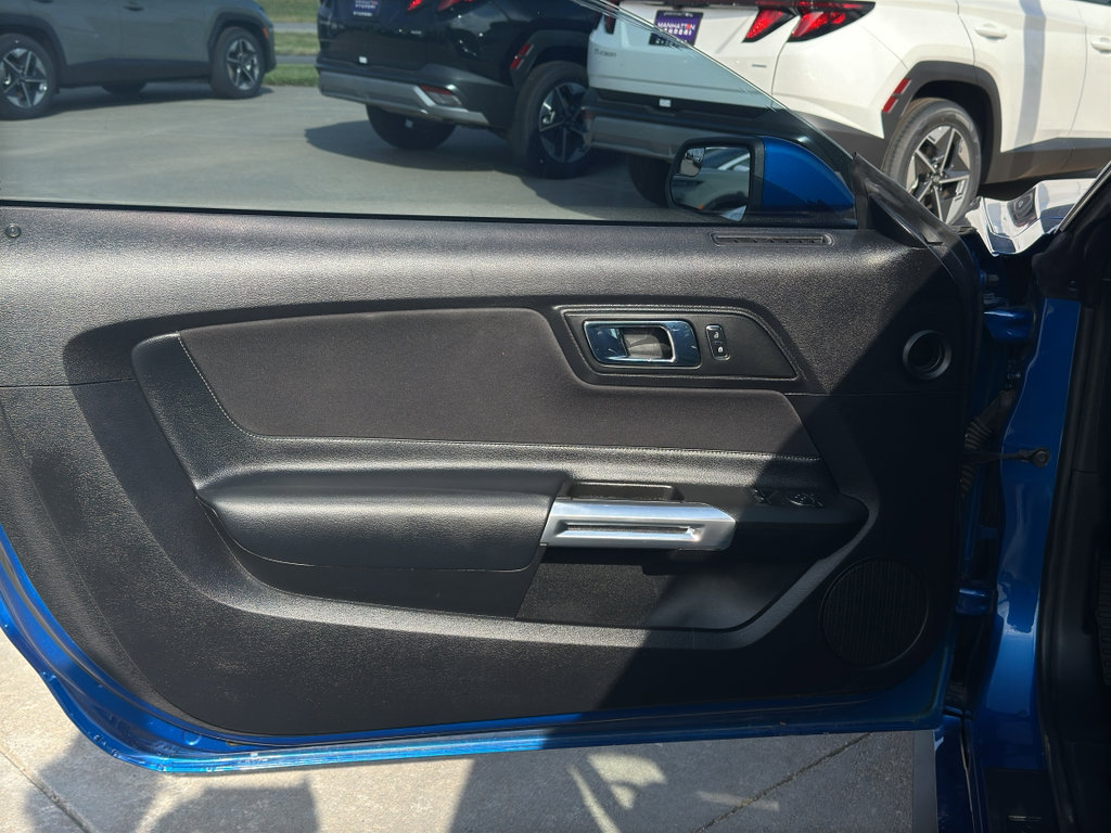 Used 2017 Ford Mustang Coupe image 11