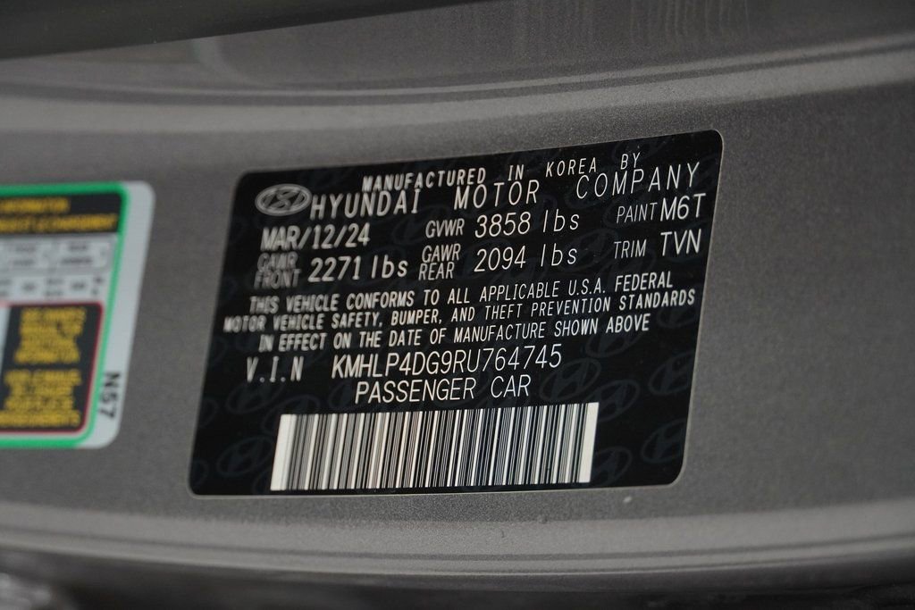 Used 2024 Hyundai Elantra Limited image 54