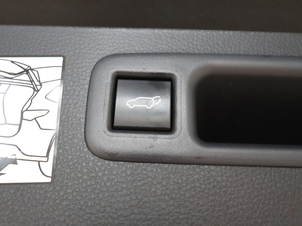 Used 2024 Toyota Highlander XLE AWD/4WD image 31