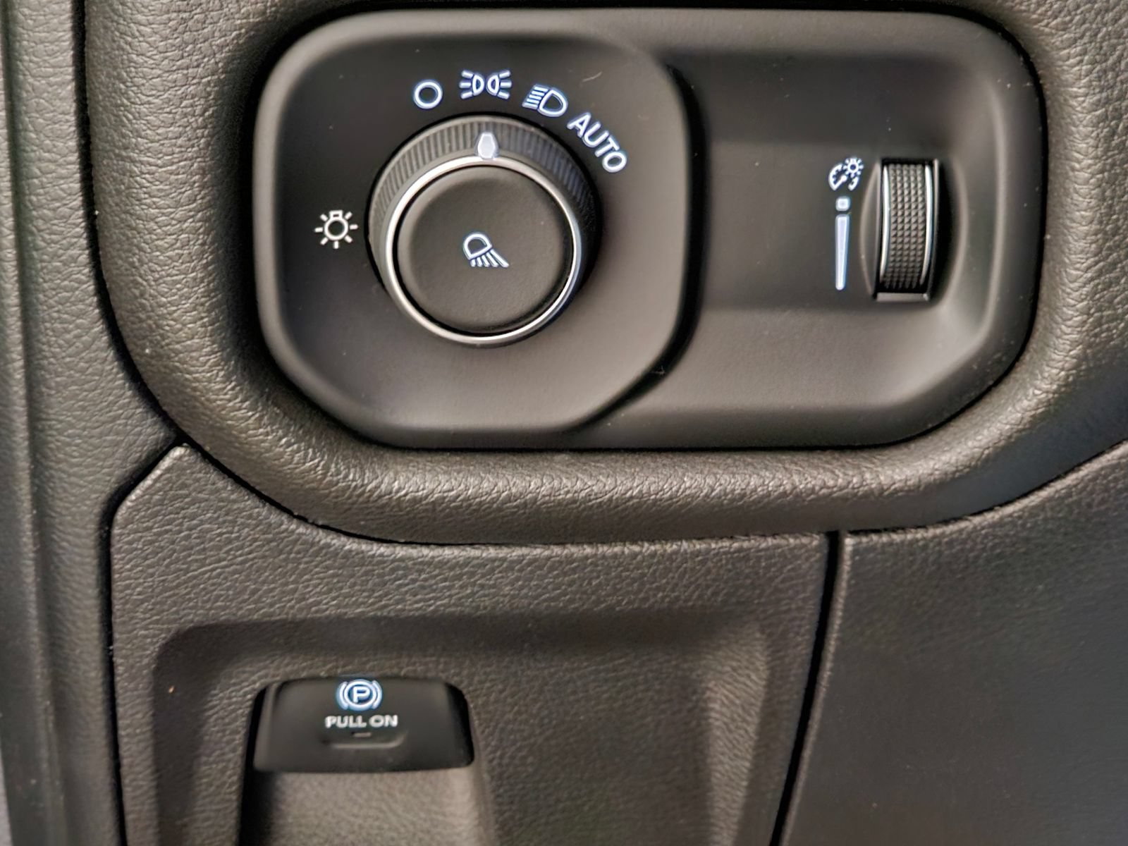 Used 2023 RAM 1500 Big Horn AWD/4WD image 15