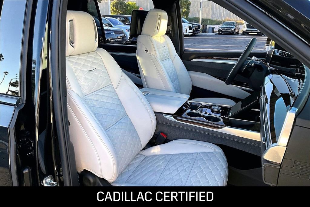 Used 2026 Cadillac Escalade Platinum Sport w/ LPO, ONYX Package image 9