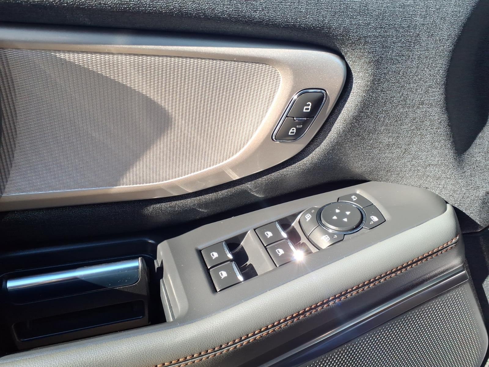 Certified 2025 Ford Expedition Max Active AWD/4WD image 9