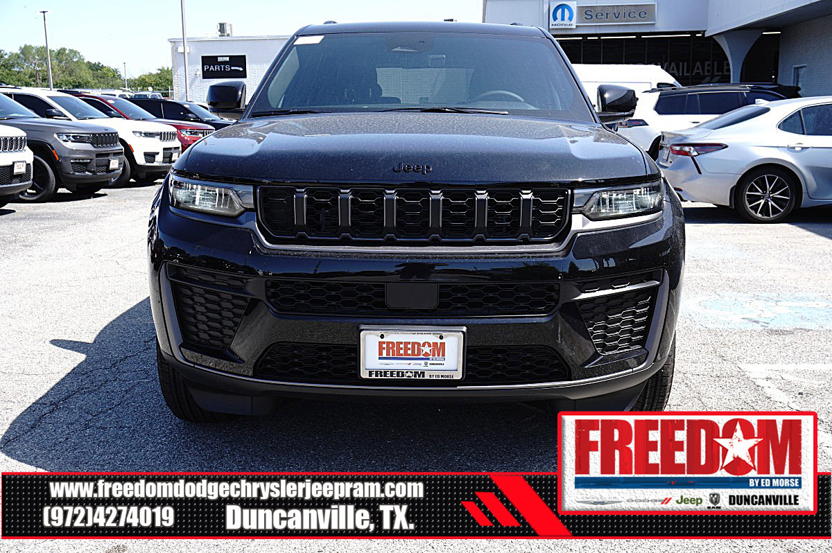 New 2026 Jeep Grand Cherokee Altitude RWD image 8