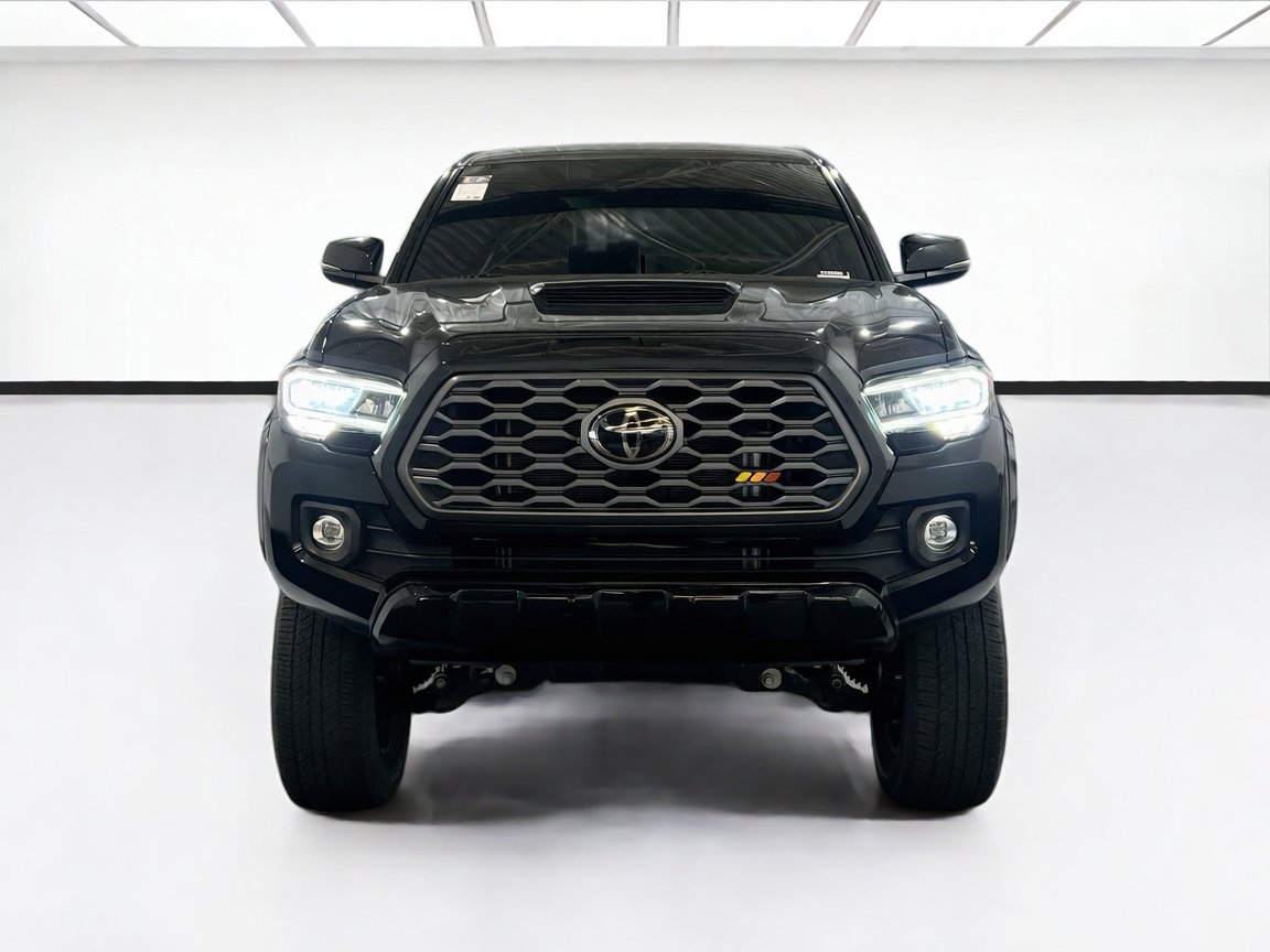 Used 2021 Toyota Tacoma TRD Sport w/ Technology Package AWD/4WD image 2