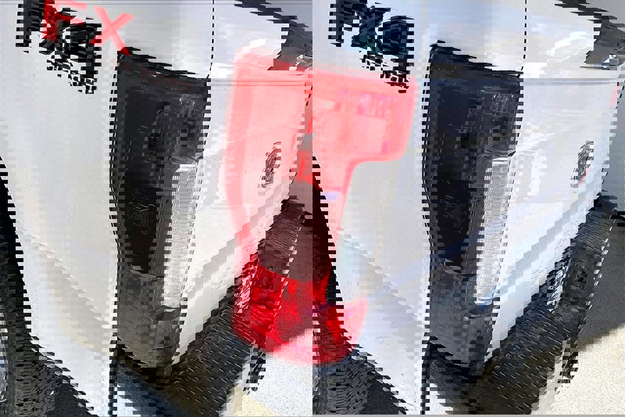 Used 2019 Ford F250 Lariat w/ Chrome Package image 13