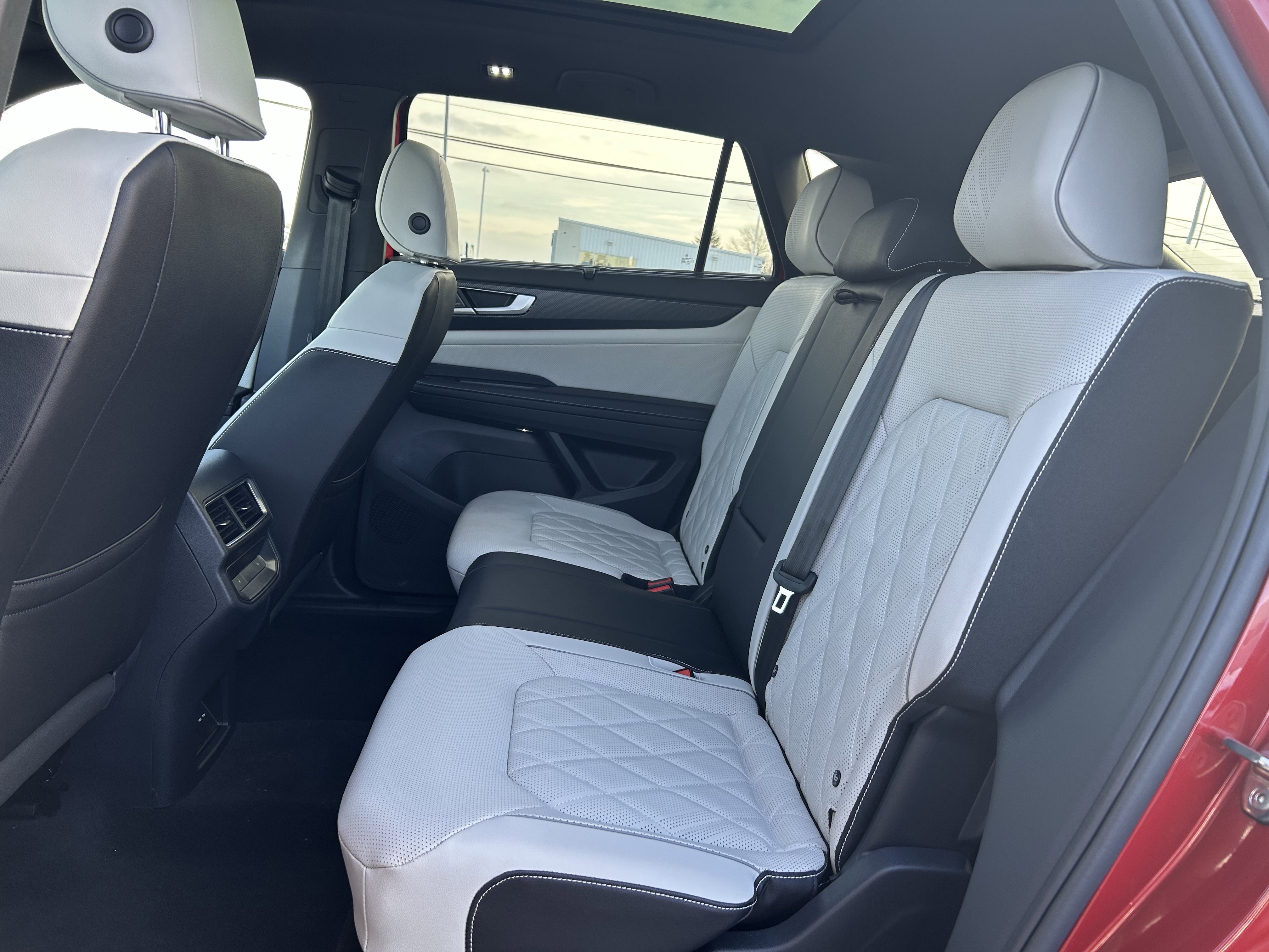 Certified 2025 Volkswagen Atlas Cross Sport SEL Premium R-Line image 25