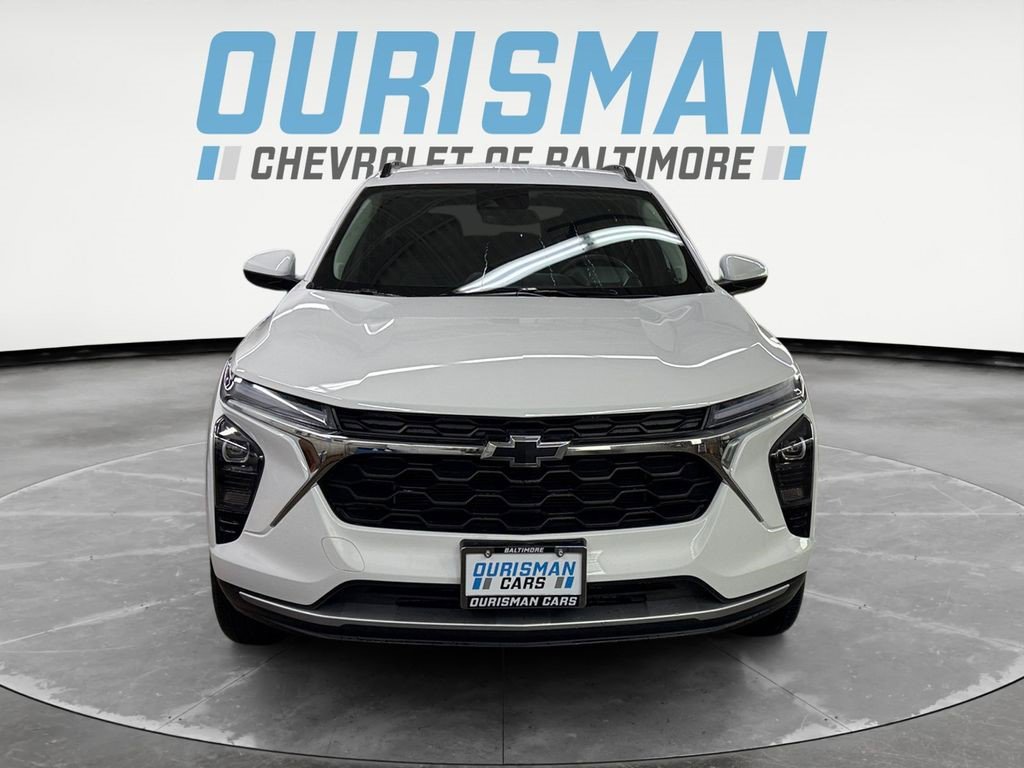 Certified 2025 Chevrolet Trax LT w/ Driver Confidence Package FWD image 10