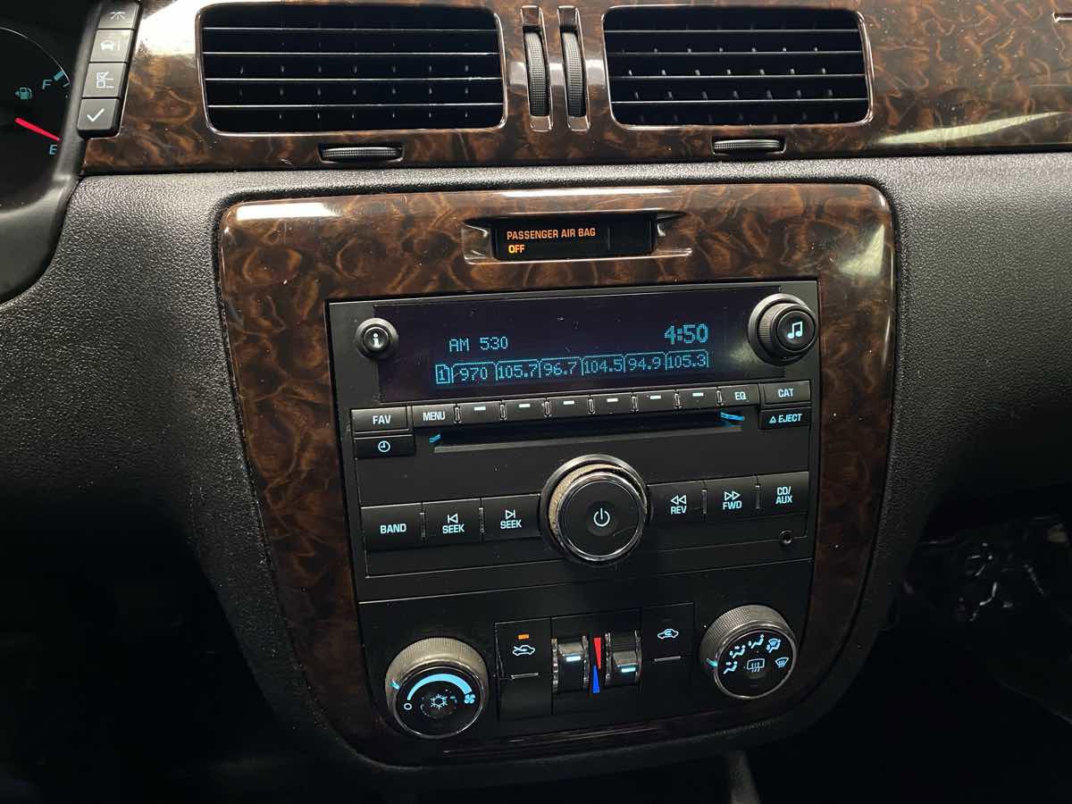 Used 2014 Chevrolet Impala LT w/ LT Sunroof Package image 16