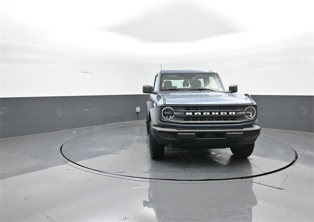 New 2025 Ford Bronco Base image 2