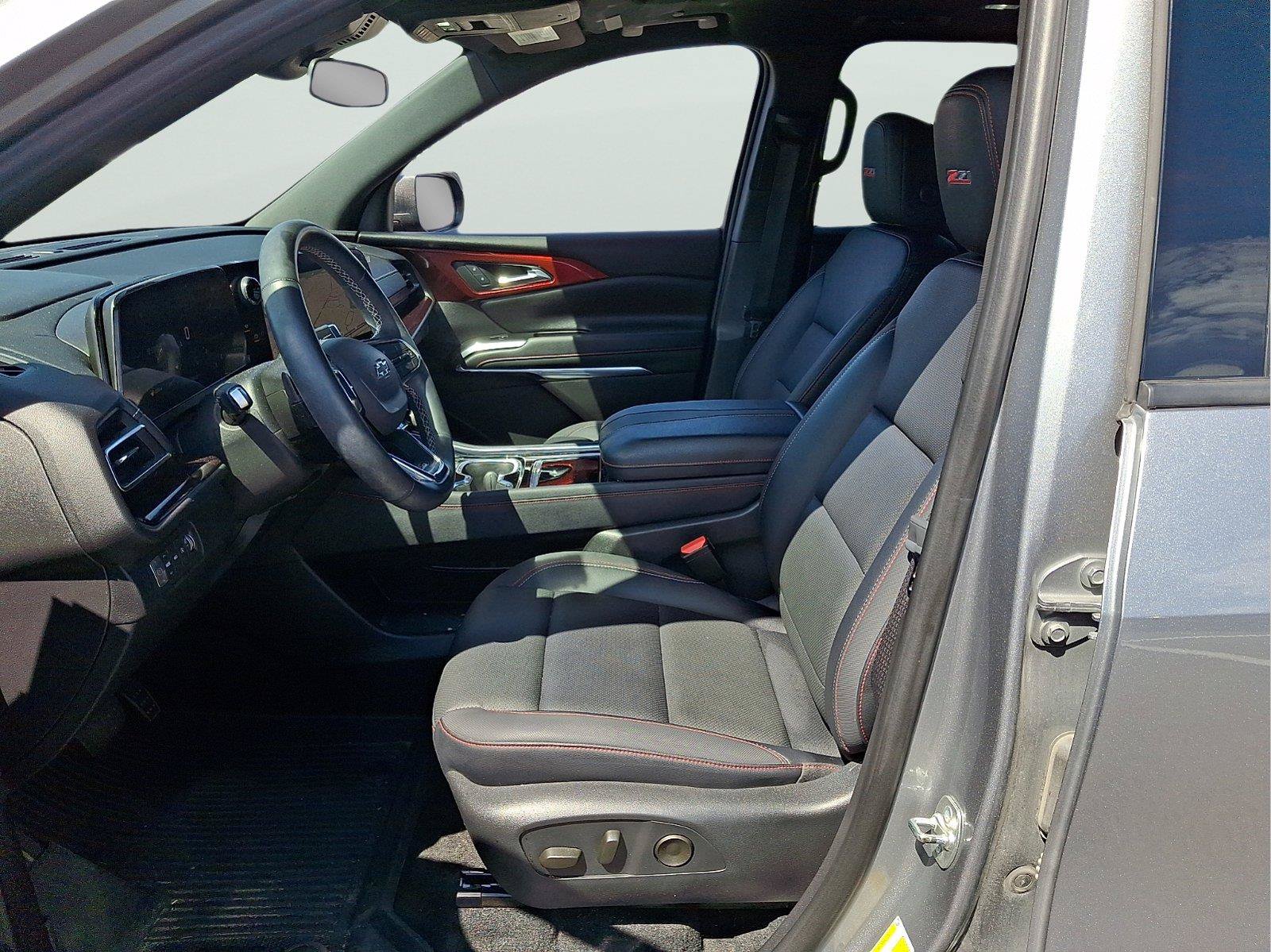 Used 2025 Chevrolet Traverse Z71 w/ Driver Confidence Package AWD/4WD image 10