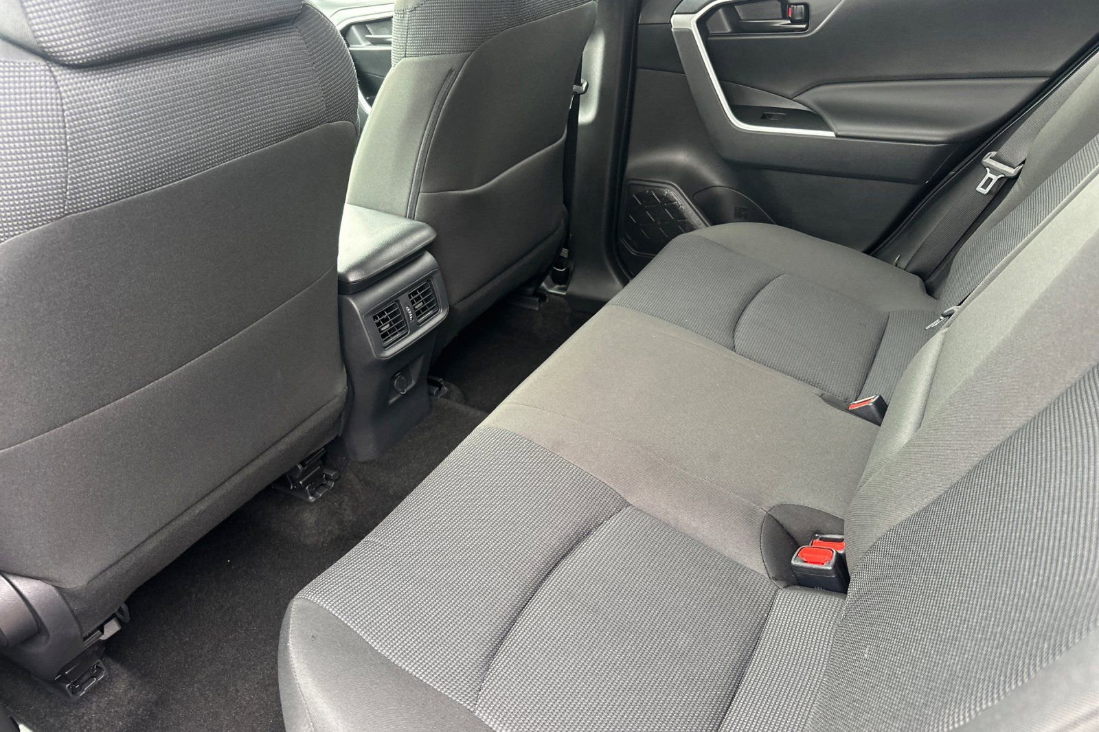 Certified 2025 Toyota RAV4 LE image 15