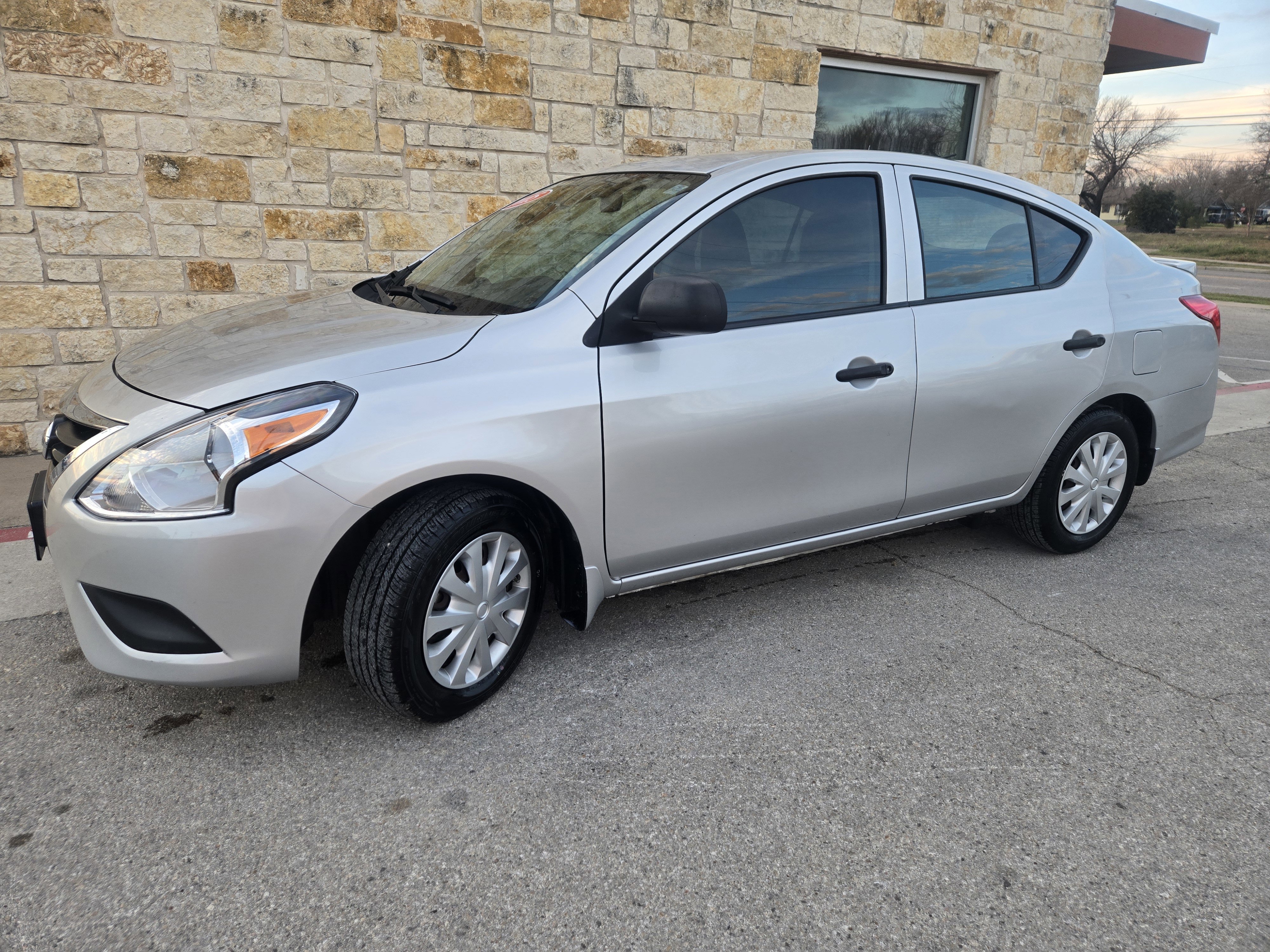 Used 2015 Nissan Versa S Plus image 2