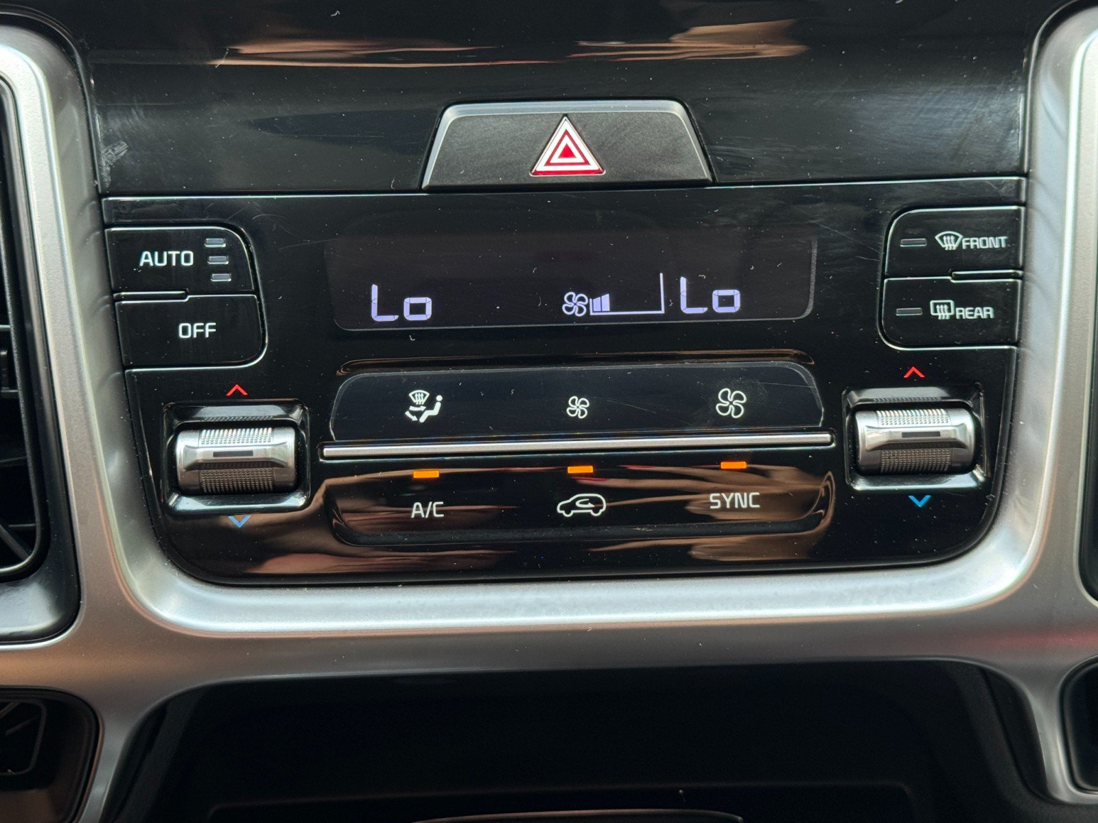 Used 2022 Kia Sorento S FWD image 26