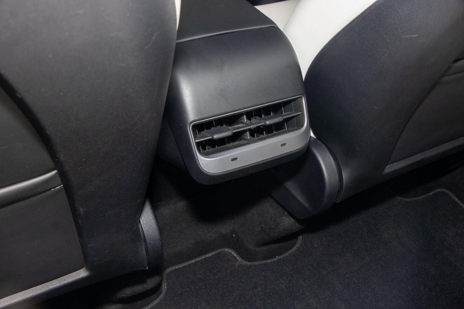 Used 2024 Tesla Model Y Long Range image 17