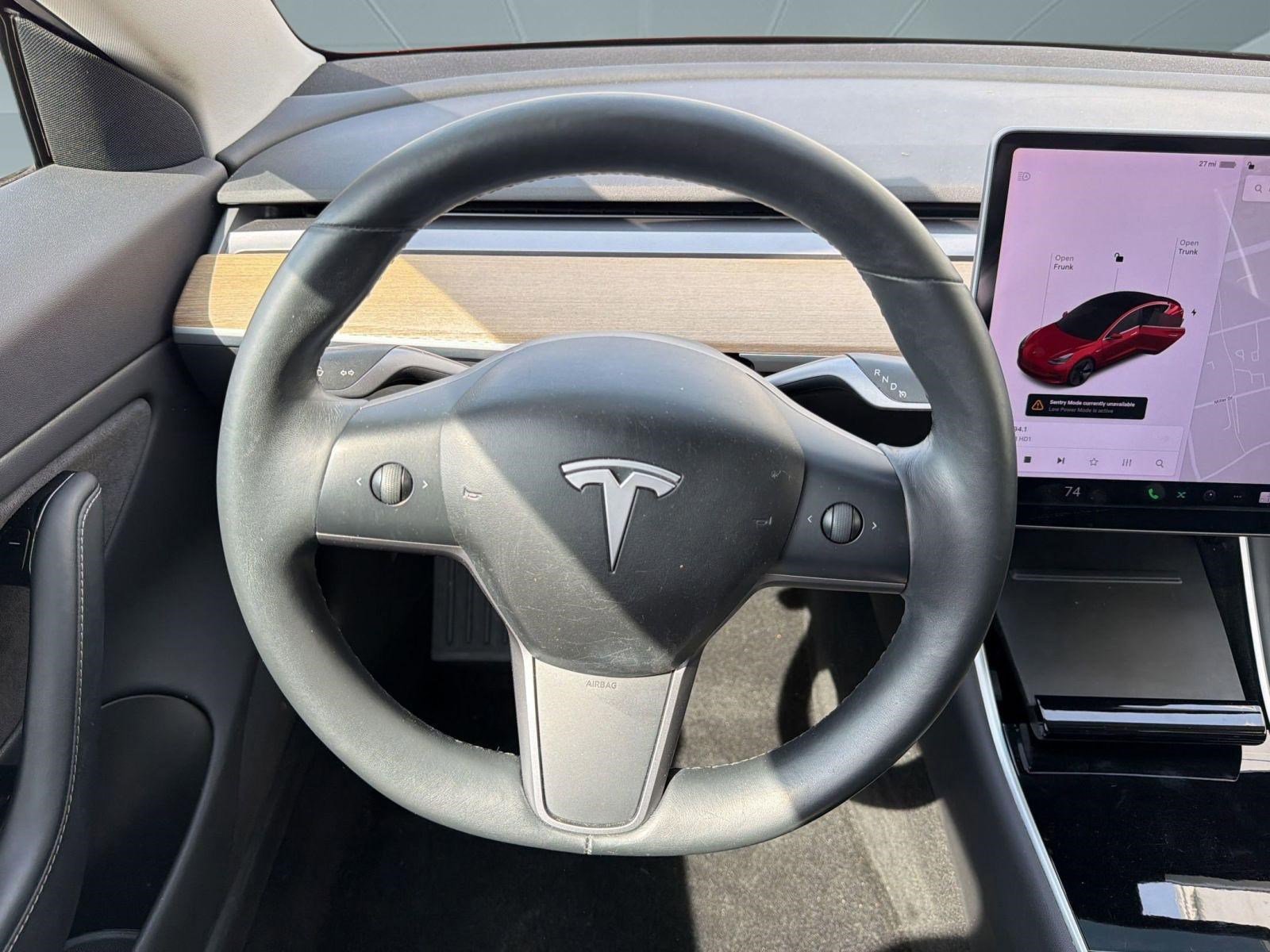 Used 2018 Tesla Model 3 Mid Range image 17