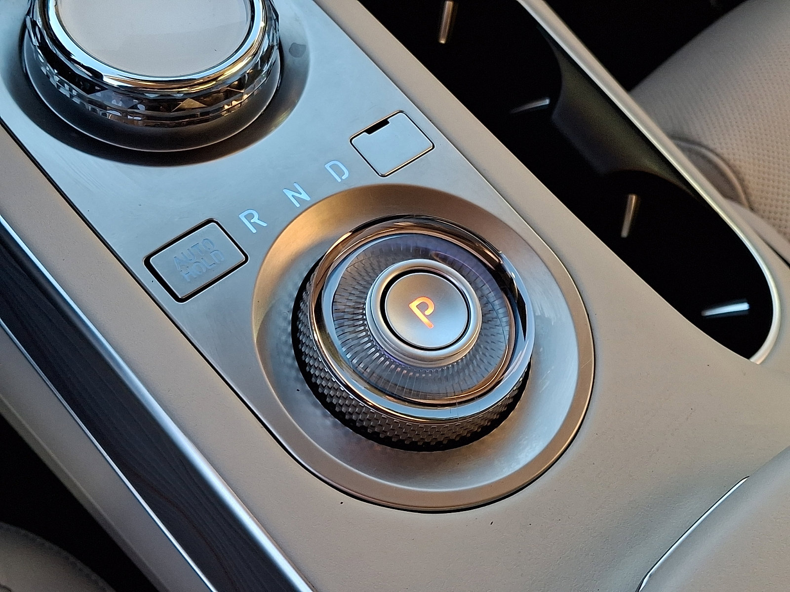 Certified 2025 Genesis GV70 2.5T w/ Advanced Package image 17