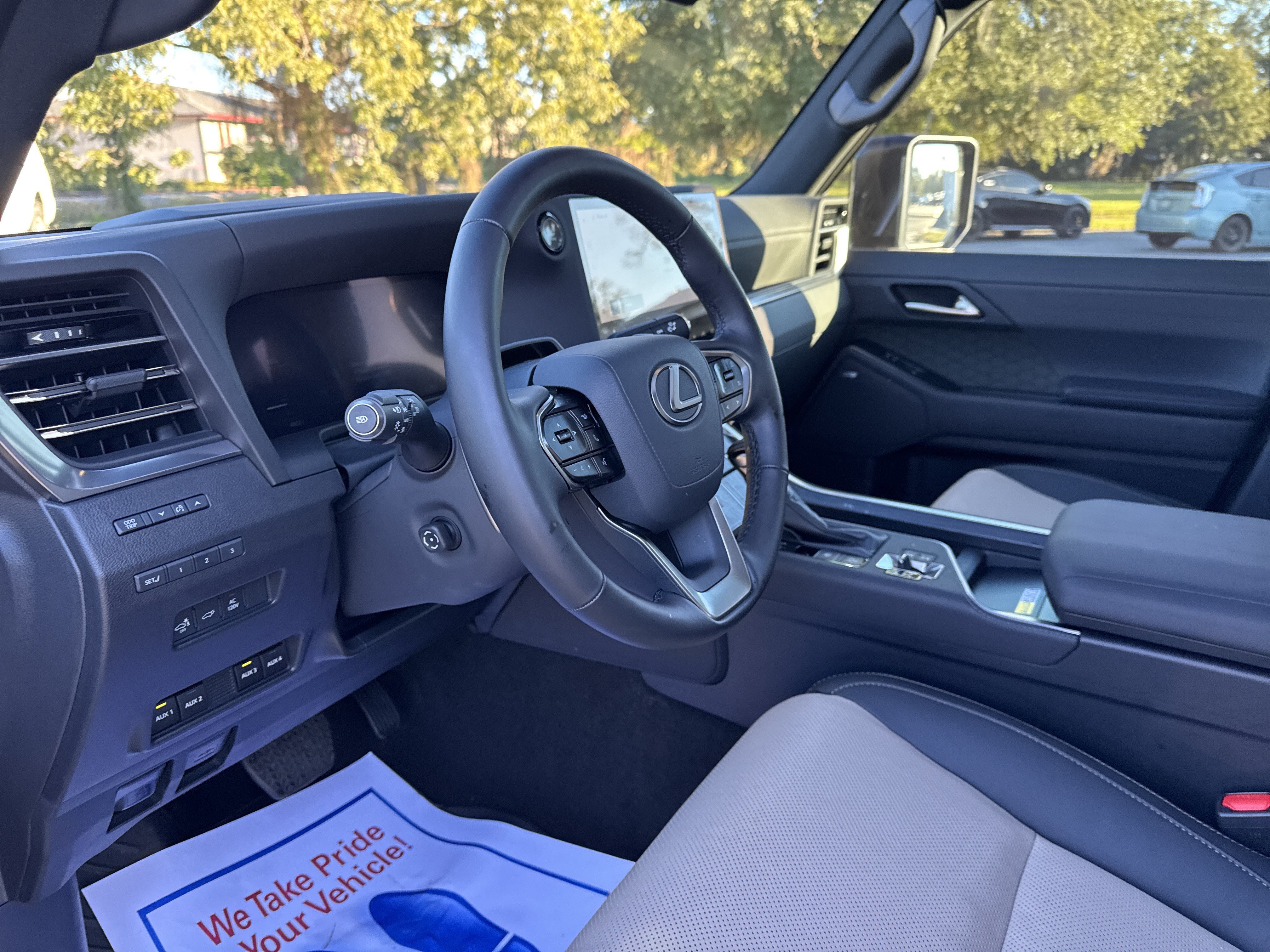 Used 2026 Lexus GX 550 AWD/4WD image 15