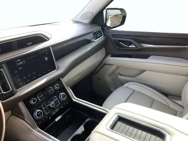 Used 2022 GMC Yukon XL Denali image 14