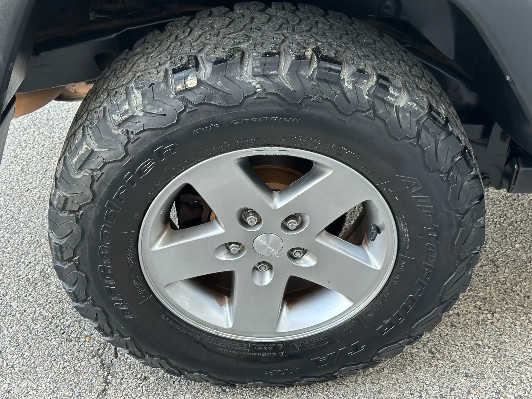 Used 2010 Jeep Wrangler Rubicon w/ Dual Top Group image 31