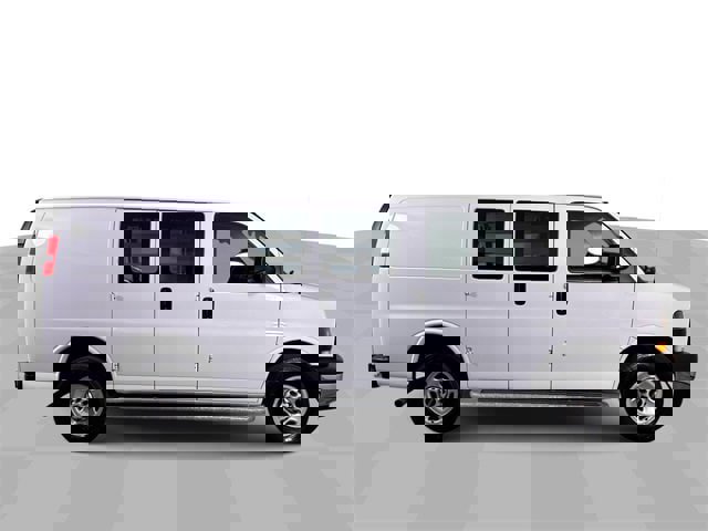 Used 2023 GMC Savana 2500 w/ Driver Convenience Package image 9