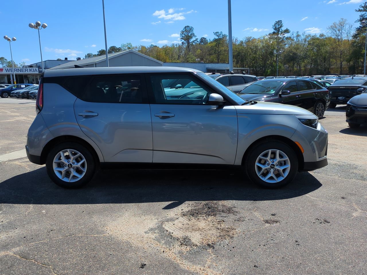 Certified 2025 Kia Soul LX image 4