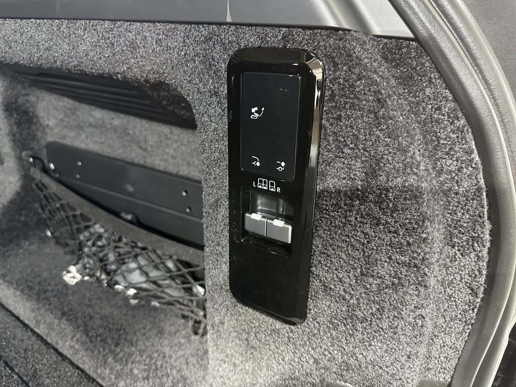 Used 2023 Land Rover Range Rover SE image 19