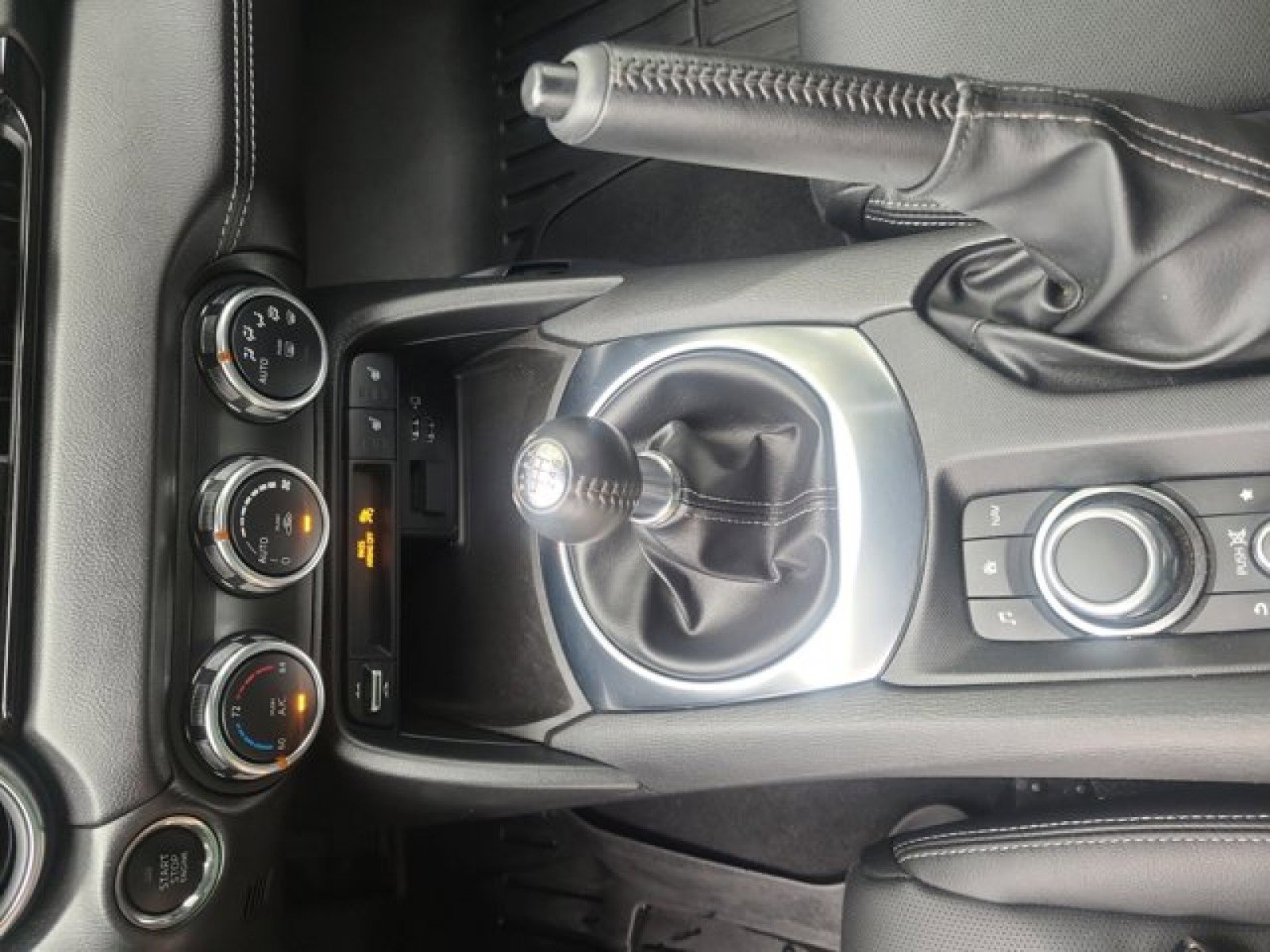 Used 2022 MAZDA MX-5 Miata RF Grand Touring image 14