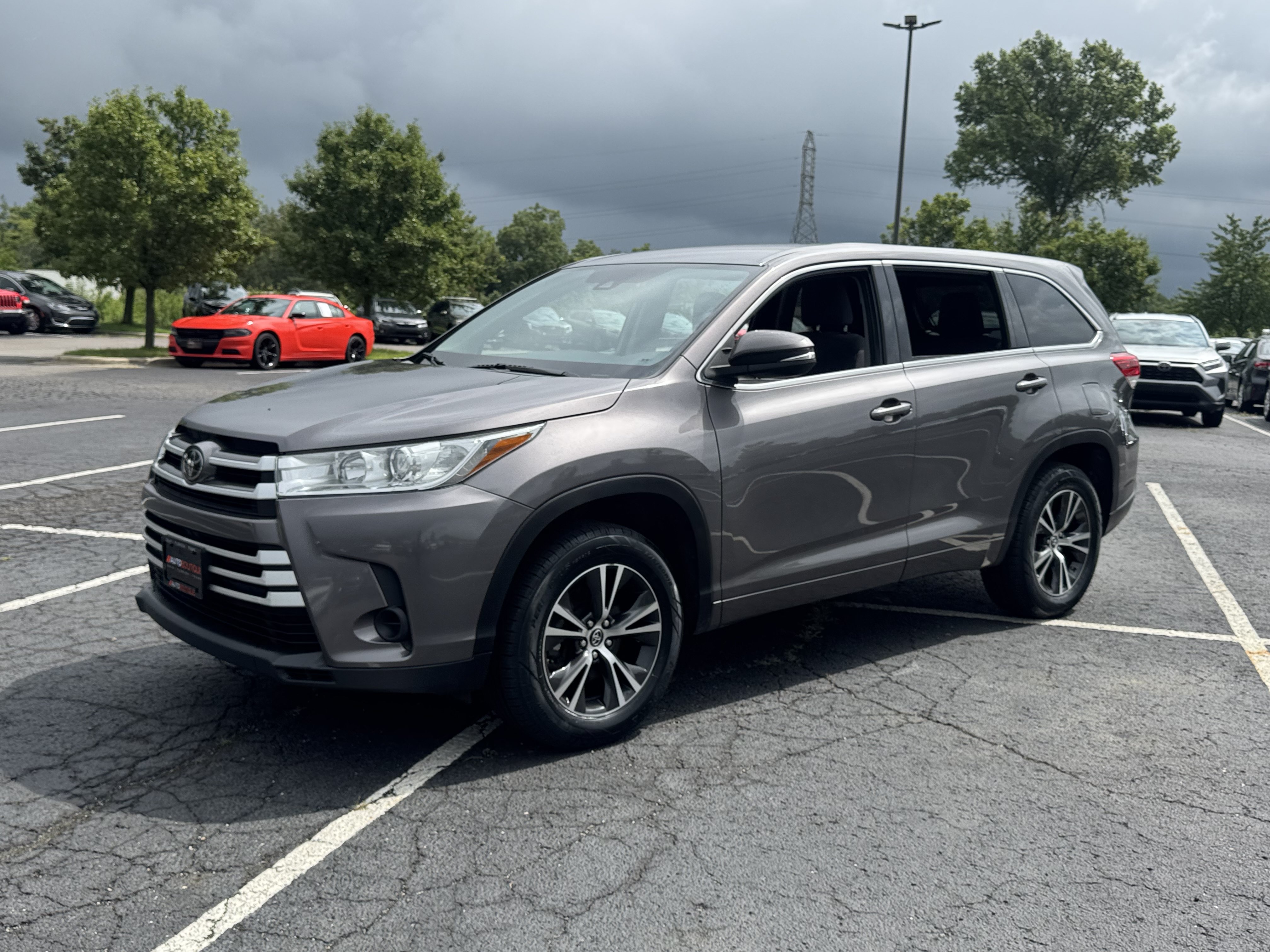 Used 2018 Toyota Highlander LE FWD image 6