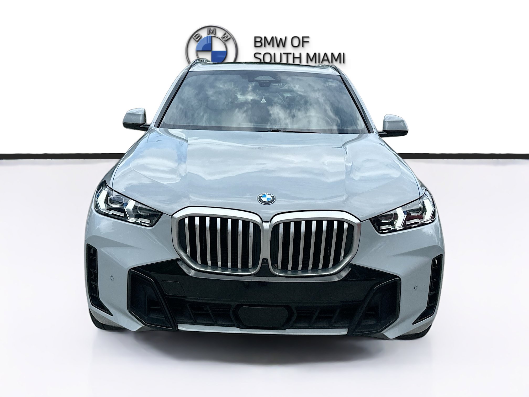 Certified 2024 BMW X5 xDrive40i w/ M Sport Package AWD/4WD image 2