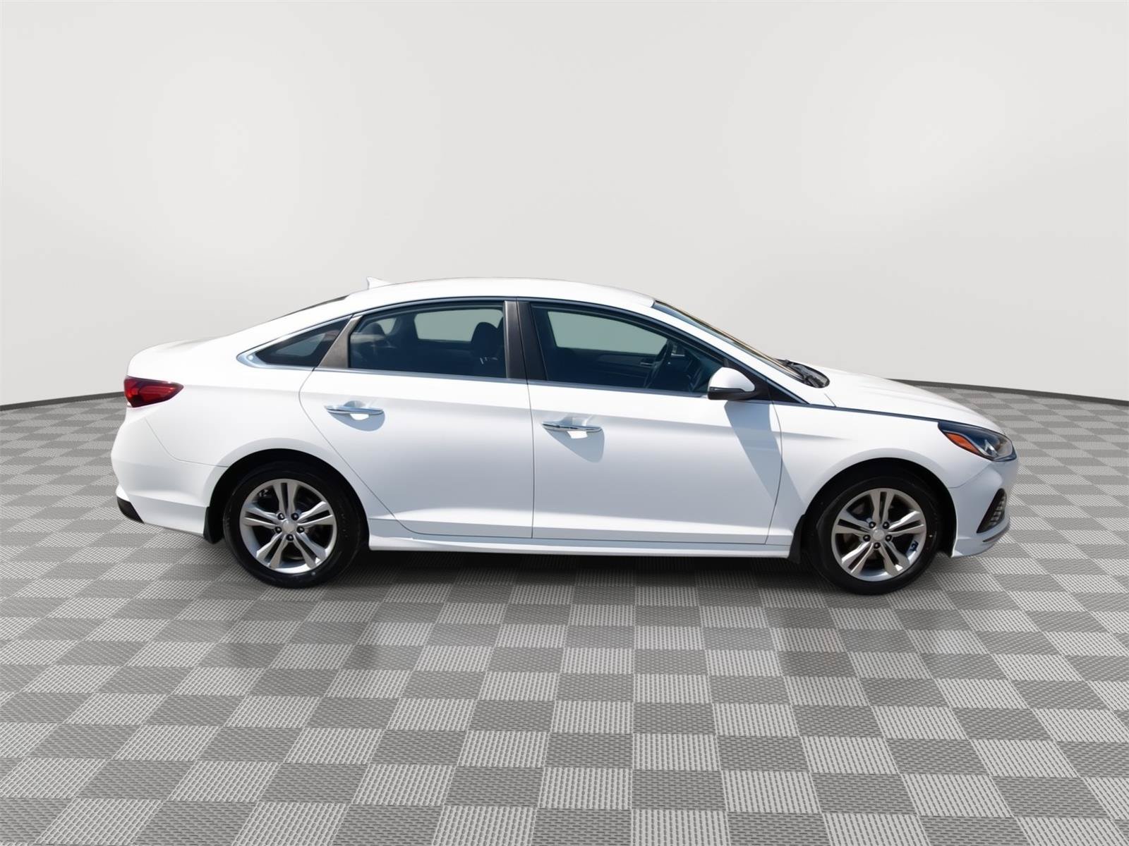 Used 2019 Hyundai Sonata SEL w/ Cargo Package FWD image 4