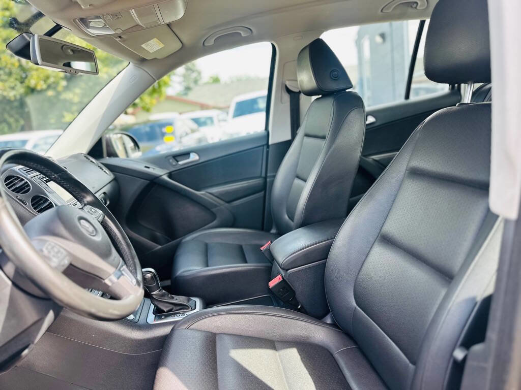 Used 2016 Volkswagen Tiguan S image 11