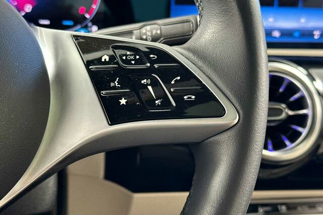 Certified 2025 Mercedes-Benz CLA 250 image 27