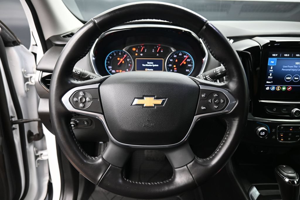 Used 2020 Chevrolet Traverse LT FWD image 17