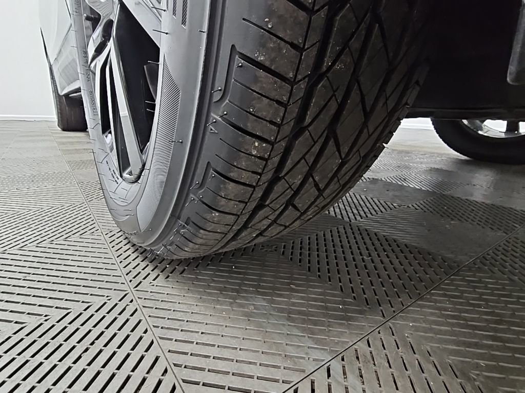 Used 2023 Chevrolet Equinox LS w/ Midnight Edition image 45